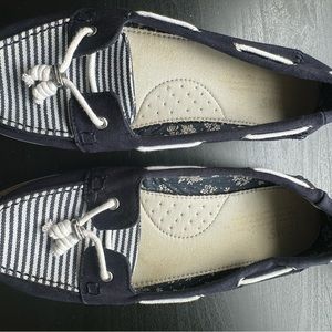 Toms Quincy Flats - navy stripe Size 6.5 Women’s